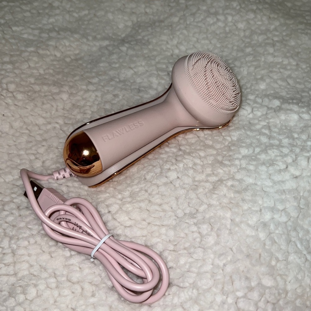 FLAWLESS BY FINISHING TOUCH FACIAL CLEANSER